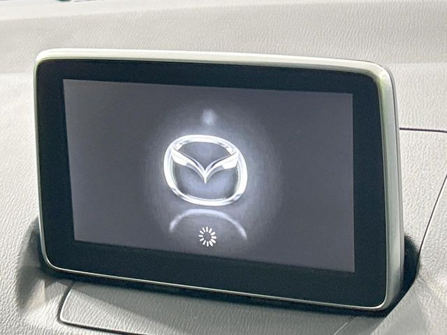 �y�}�c�_�R�l�N�g�i�r�z�ԓ��̕��͋C�Ƀ}�b�`������̌^�^�C�v�̃i�r�B�e����q�ݒ��Bluetooth�Đ����A�l�X�ȋ@�\���y���߂܂��B�����I�ȃ_�C�������삪�\�ŁA�g��������ǍD�ł��B