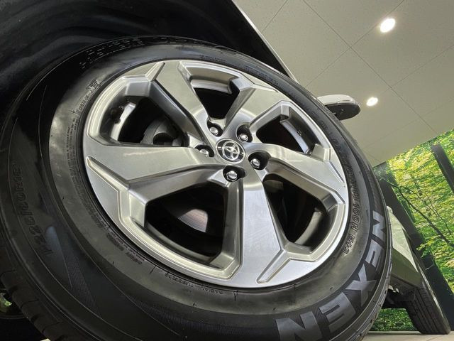 �y����18�C���`�A���~�z�C�[���z�O�ςɃ}�b�`���������A���~�z�C�[���𑕒����Ă���܂��B�e��ЊO�A���~�z�C�[����A�X�^�b�h���X�^�C�����戵�����Ă���܂��B���񂲑��k����������