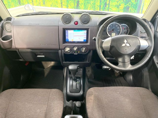 パジェロミニエクシード 4WD