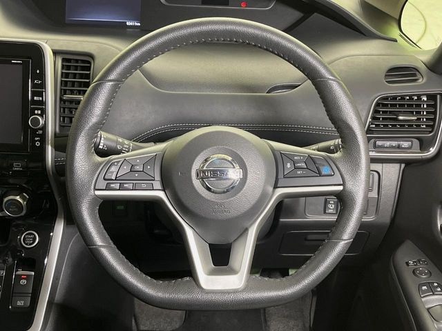 �y�����v�����X�e�A�����O�z�㎿�Ȋv���g�p���邱�ƂŁA��ɂ����������݂ƂĂ��^�]���₷���n���h���ł���