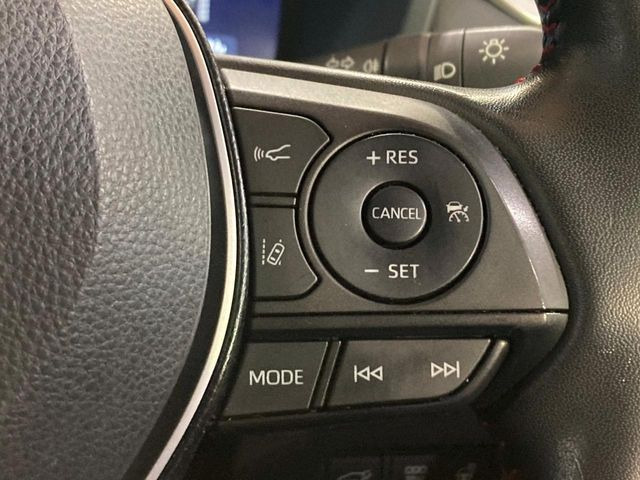 【レーダークルーズコントロール】高速道路での長距離走行が楽に!!自動で速度を保つクルーズコントロールが、衝突軽減システムと連携し、前方の車両を感知して車間を保つように速度調節してくれます!!