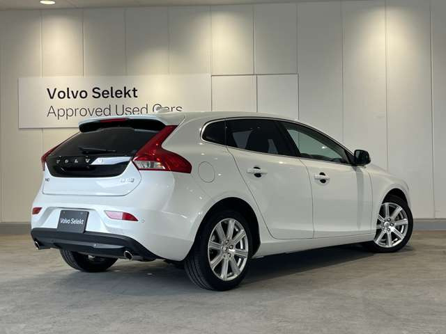 V40D4 インスクリプション ディーゼル