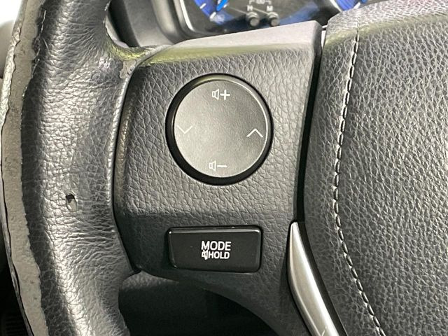 【ステアリングスイッチ】運転中、前方から目線をそらすことなく、オーディオ等の操作が可能な便利機能!安心&快適なドライブを演出してくれます♪