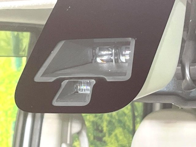 �y�G�}�[�W�F���V�[�u���[�L�z���s���ɑO���̎ԗ�����F�����A�Փ˂������Ȏ��͌x��ƃu���[�L�ŏՓˉ���Ɣ�Q�y�����A�V�X�g�B�����S�Ƀh���C�u�����y���݂��������܂��B