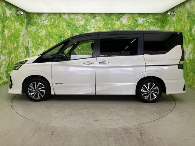 セレナ1.2 e-POWER ハイウェイスターV