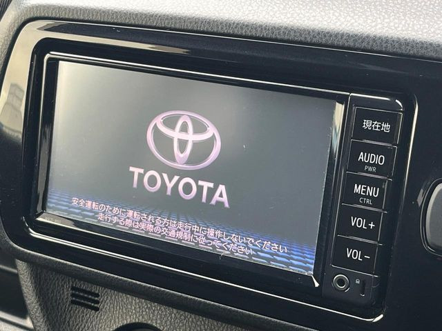 �y�����i�r�z�l�C�̏����i�r�𑕔����Ă���܂��B�i�r�̎g���₷���͂������A�I�[�f�B�I�@�\���[��!�L�����v�◷�s�͂������A�ʋ΂┃�����ȂǕ��i�̃h���C�u���y�����Ȃ�͂���