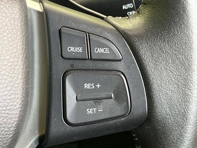 【クルーズコントロール】高速道路もラクラク走行。アクセルを離しても一定速度で走行ができ、長距離運転時の負担を軽減!加速・減速も簡単なスイッチ操作で調整できます。