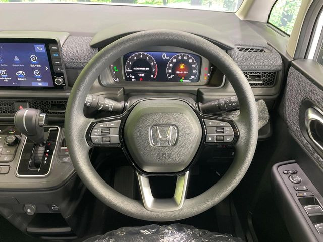 �y�X�e�A�����O�X�C�b�`�z�^�]���A�O������ڐ������炷���ƂȂ��A�I�[�f�B�I���̑��삪�\�ȕ֗��@�\!���S&���K�ȃh���C�u�����o���Ă���܂���