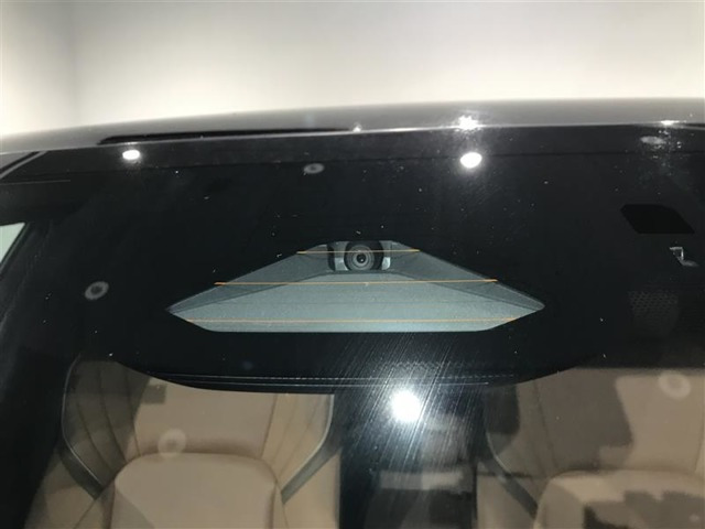 クラウンスポーツ2.5 Z E-Four 4WD