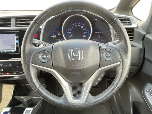 �y�����v�����X�e�A�����O�z�㎿�Ȋv���g�p���邱�ƂŁA��ɂ����������݂ƂĂ��^�]���₷���n���h���ł���