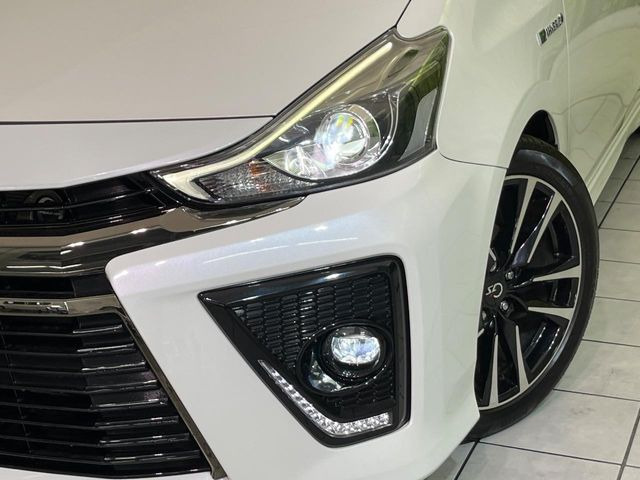 �yLED�w�b�h���C�g�z���V����ԑ��s�����ǍD�Ȏ��E���m�ۂ����S���ĉ^�]�ł��鍂�P�xLED�w�b�h���C�g�𑕔�!�_�����x�������A����d�͂��}�����Ă��܂��B