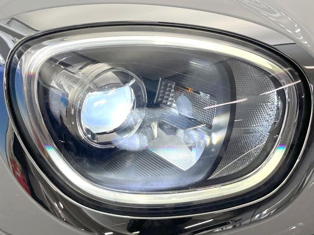 ��LED�w�b�h���C�g:��ԑ��s�����ǍD�Ȏ��E���m�ۂ����S���ĉ^�]�ł��鍂�P�xLED�w�b�h���C�g�𑕔�!�_�����x�������A����d�͂��}�����Ă��܂��B