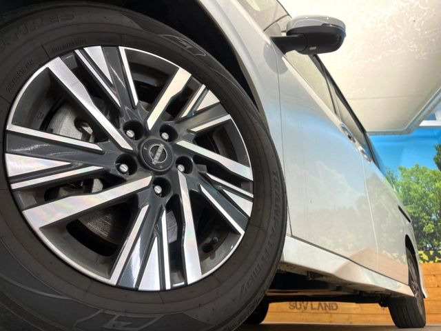 �y����16�C���`�A���~�z�C�[���z�O�ςɃ}�b�`���������A���~�z�C�[���𑕒����Ă���܂��B�e��ЊO�A���~�z�C�[����A�X�^�b�h���X�^�C�����戵�����Ă���܂��B���񂲑��k����������