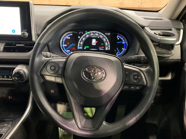 ステアリングも使用感が少なく、きれいな状態となっております♪