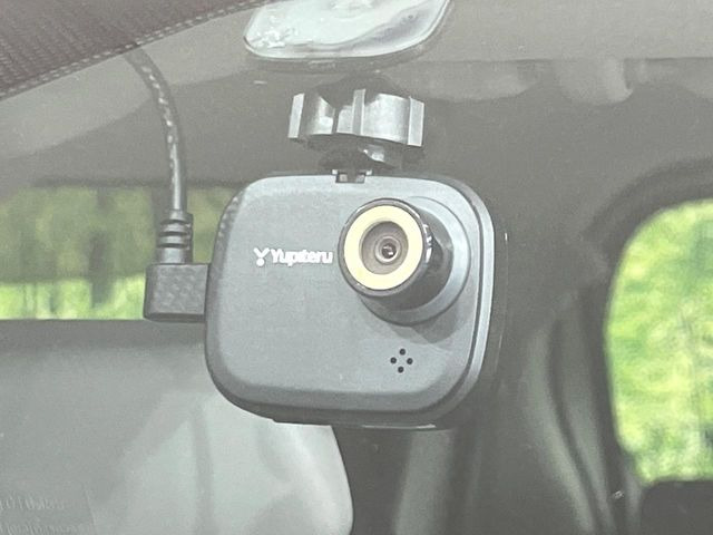 【ドライブレコーダー】ドライブレコーダー装備!走行中はもちろん、あおり運転や事故に遭遇した際、映像で記録し、万一のリスクに備えます。※記録用SDカードはお客様ご自身でご準備いただく必要があります。