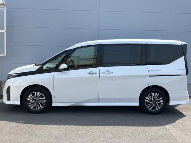 セレナ1.4 e-POWER ハイウェイスターV