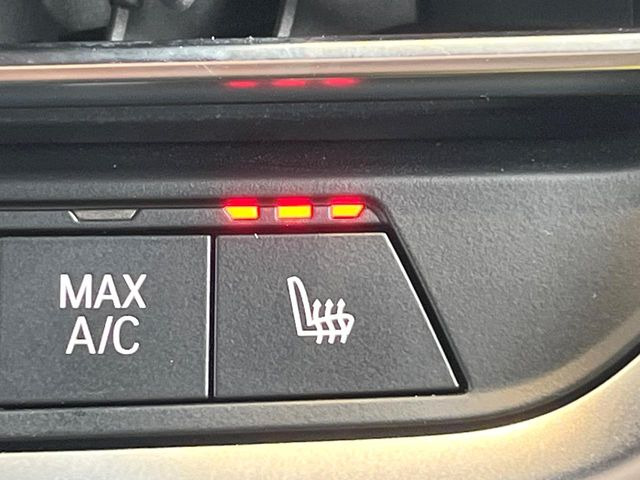 ���S�ȃV�[�g�q�[�^�[:���������ӂ�郌�U�[�V�[�g�ɁA�O�ȁE��ȂɃV�[�g�q�[�^�[�𓋍ڂ��Ă���܂��B