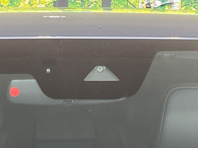 �y�X�}�[�g�u���[�L�T�|�[�g�z���s���ɑO���̎ԗ�����F�����A�Փ˂������Ȏ��͌x��ƃu���[�L�ŏՓˉ���Ɣ�Q�y�����A�V�X�g�B�����S�Ƀh���C�u�����y���݂��������܂��B