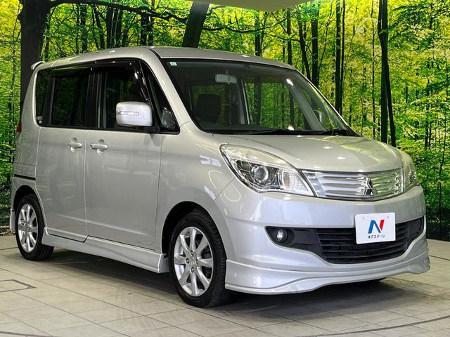 高透明度のガラス皮膜で撥水はもちろん、上質なツヤ・光沢を実現。紫外線や酸性雨から大切な愛車を保護し、色あせ・劣化を防止。「弾スプラッシュコート」、「弾プリミッサコート」からお選びいただけます。