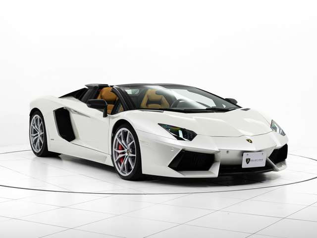 アヴェンタドールロードスターLP700-4 4WD