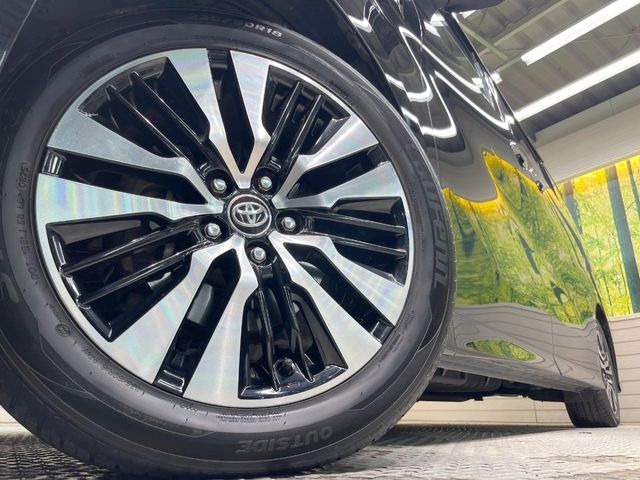 【純正18インチアルミホイール】外観にマッチした純正アルミホイールを装着しております。各種社外アルミホイールや、スタッドレスタイヤも取扱いしております。是非ご相談ください♪