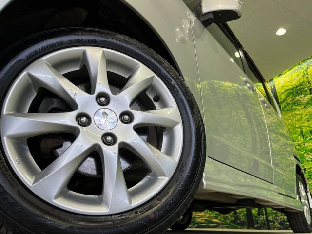 【純正15インチアルミホイール】外観にマッチした純正アルミホイールを装着しております。各種社外アルミホイールや、スタッドレスタイヤも取扱いしております。是非ご相談ください♪
