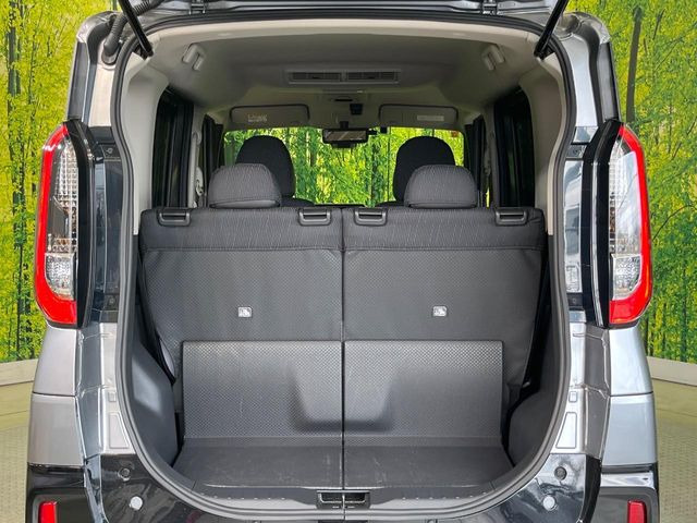 ���i�̂���������ʋ΁A���}���ɏ\���ȉ׎��X�y�[�X���m�ۂ��Ă���܂��B�Z�J���h�V�[�g��|���ƁA�傫�ȉו��̐ύڂ��\�ł���