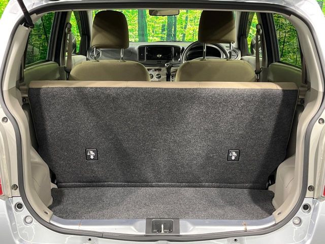 ���i�̂���������ʋ΁A���}���ɏ\���ȉ׎��X�y�[�X���m�ۂ��Ă���܂��B�Z�J���h�V�[�g��|���ƁA�傫�ȉו��̐ύڂ��\�ł���