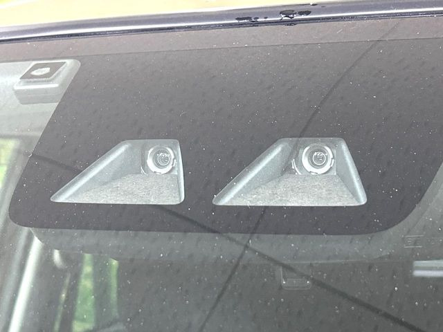 �y�X�}�[�g�A�V�X�g�z���s���ɑO���̎ԗ�����F�����A�Փ˂������Ȏ��͌x��ƃu���[�L�ŏՓˉ���Ɣ�Q�y�����A�V�X�g�B�����S�Ƀh���C�u�����y���݂��������܂��B