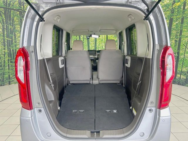 普段のお買い物や通勤、送迎等に十分な荷室スペースを確保しております。セカンドシートを倒すと、大きな荷物の積載も可能です♪