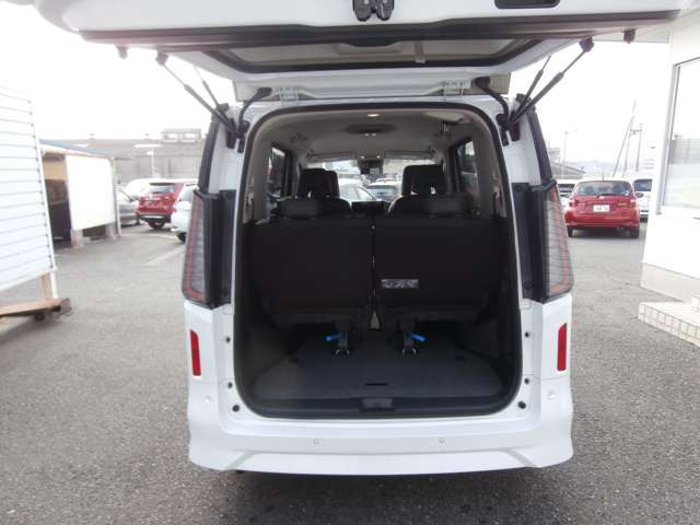 セレナ1.4 e-4ORCE ハイウェイスターV 4WD