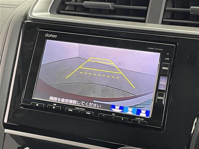 フィット1.5 ハイブリッド F 4WD