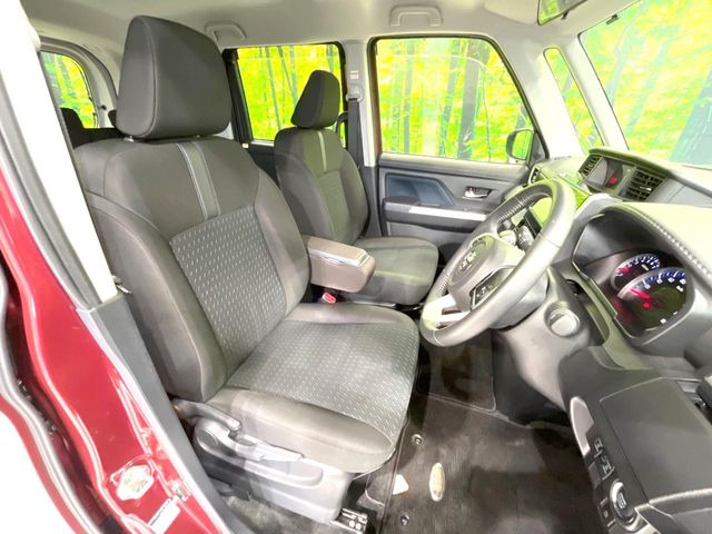 運転席シート廻りは使用感も少なく、良好な状態となっています。丁寧に使われていたことがよくわかりますね。