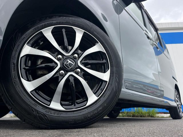 �y����14�C���`�A���~�z�C�[���z�O�ςɃ}�b�`���������A���~�z�C�[���𑕒����Ă���܂��B�e��ЊO�A���~�z�C�[����A�X�^�b�h���X�^�C�����戵�����Ă���܂��B���񂲑��k����������