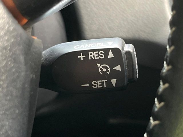 �y�N���[�Y�R���g���[���z�������H�����N���N���s�B�A�N�Z���𗣂��Ă���葬�x�ő��s���ł��A�������^�]���̕��S���y��!�����E�������ȒP�ȃX�C�b�`����Œ����ł��܂��B