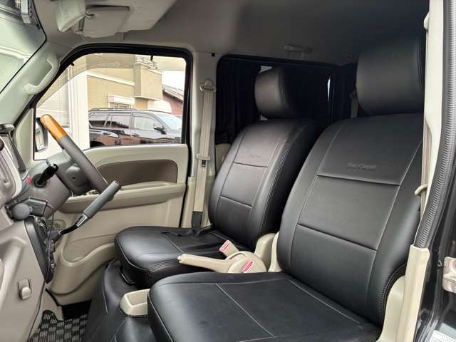 当店ではご契約頂きましたお客様にドライブレコーダーやガラスコーティング施工など、お値段を抑えてご提供させて頂いております。詳細はスタッフまでお気軽にお問い合わせくださいませ。