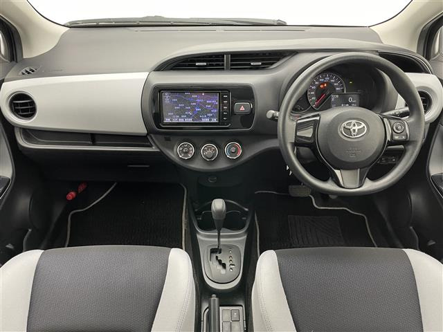 ヴィッツ1.3 F スマートスタイル