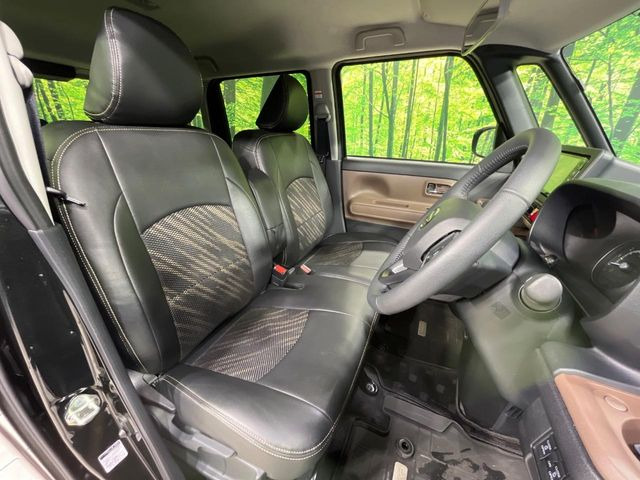 運転席シート廻りは使用感も少なく、良好な状態となっています。丁寧に使われていたことがよくわかりますね。