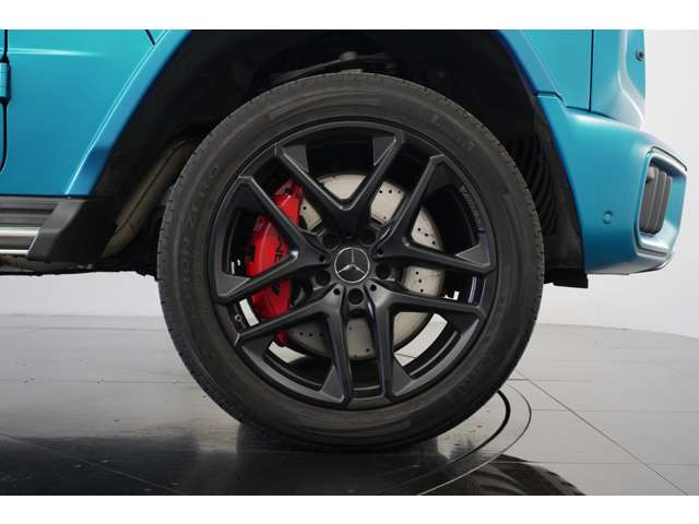 �����ɂ�21�C���`AMG�A���~�z�C�[���𑕒��B�����ϋv����������肵�����s���������܂��B