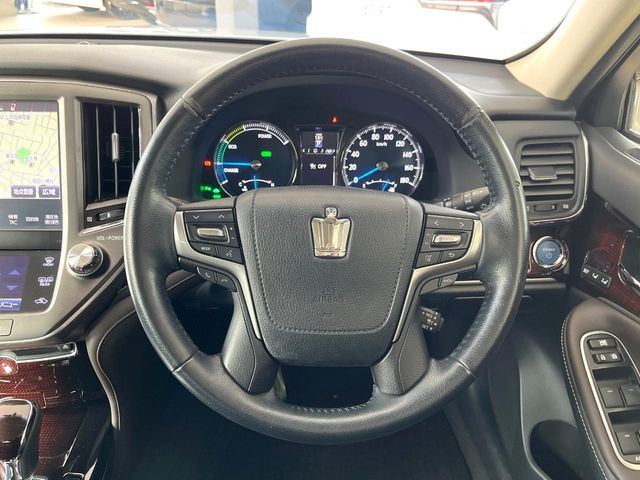 �y�����v�����X�e�A�����O�z�㎿�Ȋv���g�p���邱�ƂŁA��ɂ����������݂ƂĂ��^�]���₷���n���h���ł���