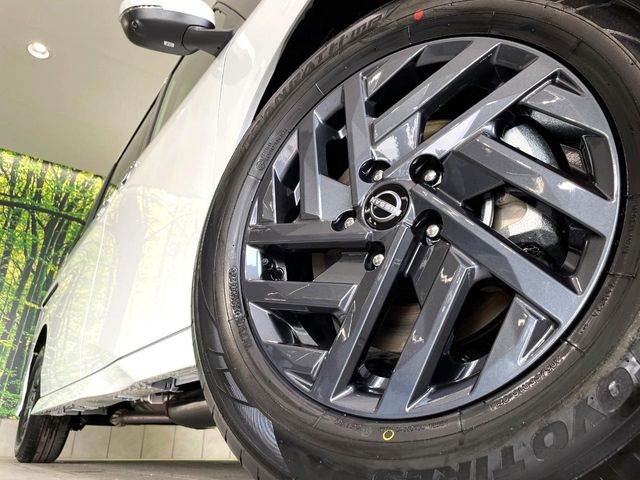 �y����16�C���`�A���~�z�C�[���z�O�ςɃ}�b�`���������A���~�z�C�[���𑕒����Ă���܂��B�e��ЊO�A���~�z�C�[����A�X�^�b�h���X�^�C�����戵�����Ă���܂��B���񂲑��k����������