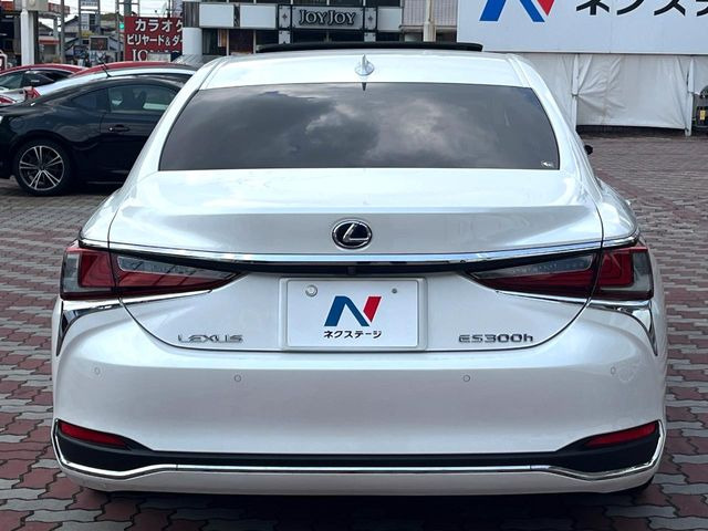 安心の最長10年・走行無制限保証(有償)をご用意。保証内容も充実はもちろん、無料点検&オイル交換や、年中無休の全国・24時間ロードサービスも付帯されておりますのでご安心下さい。