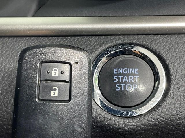 �y�X�}�[�g�L�[�z�J�o����|�P�b�g�ɓ��ꂽ�܂܂ł��h�A�̎{���E�������\�ȃX�}�[�g�L�[�𑕔��B�G���W���̃I���E�I�t�����J�M�����o���K�v����������Ƃ��Ă��֗��ł���