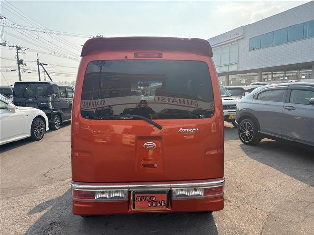 �e�탍�[����舵���Ă���܂��B���x�����@�ȂǋC�ɂȂ���͂��C�y�ɂ��₢���킹���������B