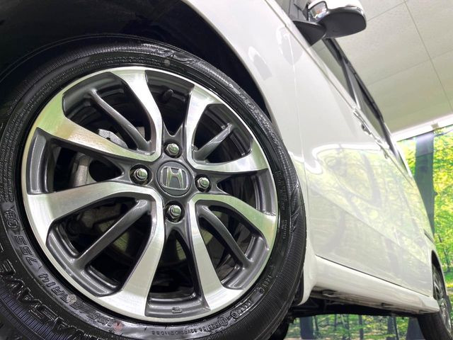 �y����14�C���`�A���~�z�C�[���z�O�ςɃ}�b�`�����A���~�z�C�[���𑕒����Ă���܂��B�e��A���~�z�C�[����A�X�^�b�h���X�^�C�����戵�����Ă���܂��B���񂲑��k����������