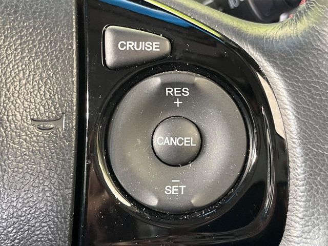 �y�N���[�Y�R���g���[���z�������H�����N���N���s�B�A�N�Z���𗣂��Ă���葬�x�ő��s���ł��A�������^�]���̕��S���y��!�����E�������ȒP�ȃX�C�b�`����Œ����ł��܂��B