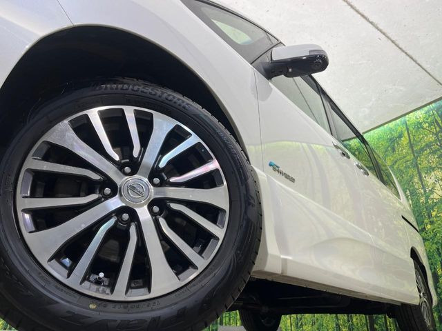 �y����16�C���`�A���~�z�C�[���z�O�ςɃ}�b�`���������A���~�z�C�[���𑕒����Ă���܂��B�e��ЊO�A���~�z�C�[����A�X�^�b�h���X�^�C�����戵�����Ă���܂��B���񂲑��k����������