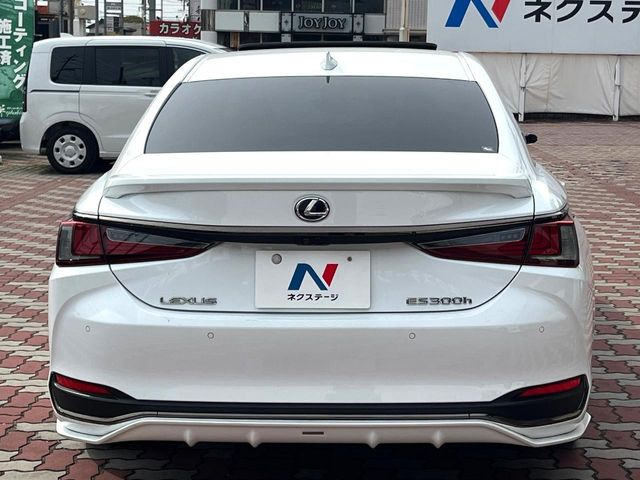 安心の最長10年・走行無制限保証(有償)をご用意。保証内容も充実はもちろん、無料点検&オイル交換や、年中無休の全国・24時間ロードサービスも付帯されておりますのでご安心下さい。