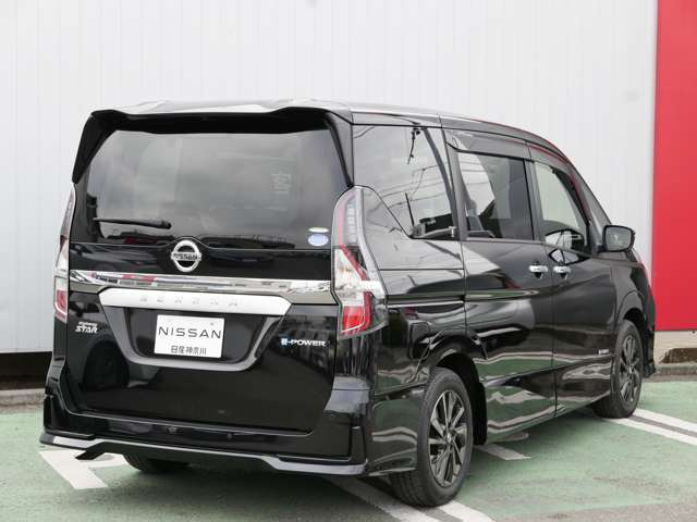 セレナ1.2 e-POWER ハイウェイスターV アーバンクロム