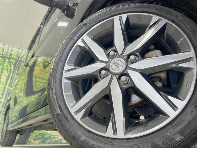 �y����15�C���`�A���~�z�C�[���z�O�ςɃ}�b�`���������A���~�z�C�[���𑕒����Ă���܂��B�e��ЊO�A���~�z�C�[����A�X�^�b�h���X�^�C�����戵�����Ă���܂��B���񂲑��k����������